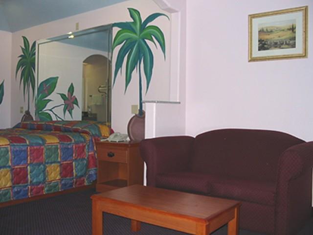 Travelers Inn And Suites Liberty Bilik gambar