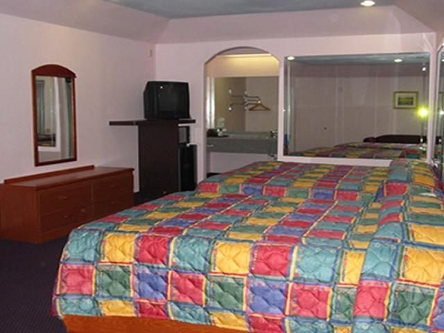 Travelers Inn And Suites Liberty Bilik gambar